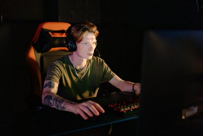 gamer playing minecraft